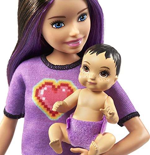 Barbie -Skipper Babysitters Bambola Bruna - [Bebè e 4 Accessori]