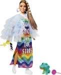 Barbie Extra Bambola Castana con Vestito Arcobaleno [cucciolo di coccodrillo, accessori]